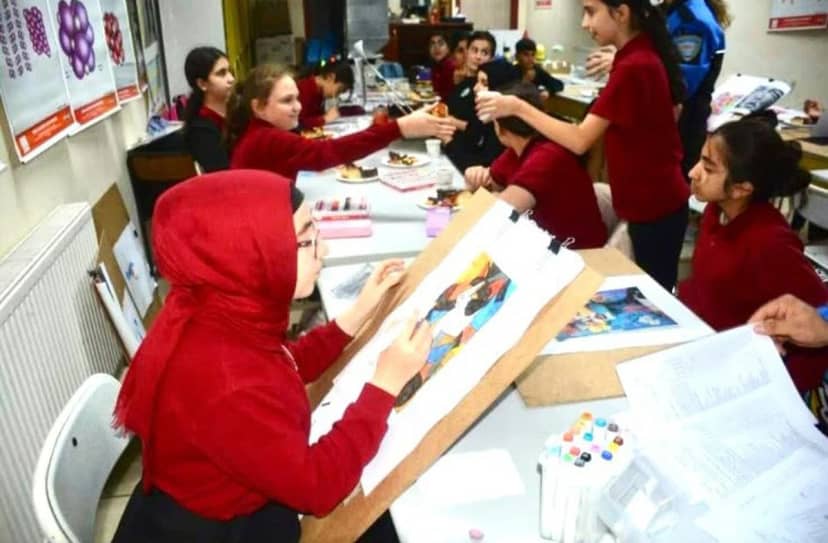 Bursa'da 40 saatlik resim kursunu bitiren 20 öğrenciye sertifikaları verildi