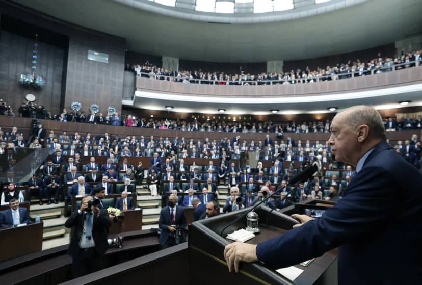 Cumhurbaşkanı Erdoğan'dan Özgür Özel'in o sözlerine sert tepki: Artık ellerinizi çekin