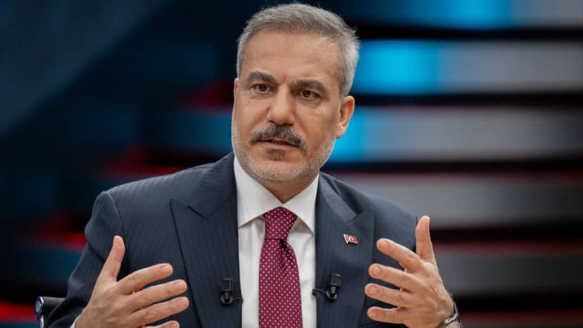 Dışişleri Bakanı Fidan Yunan basınına konuştu! Erdoğan'ın Miçotakis'e 70 mil teklifini hatırlattı