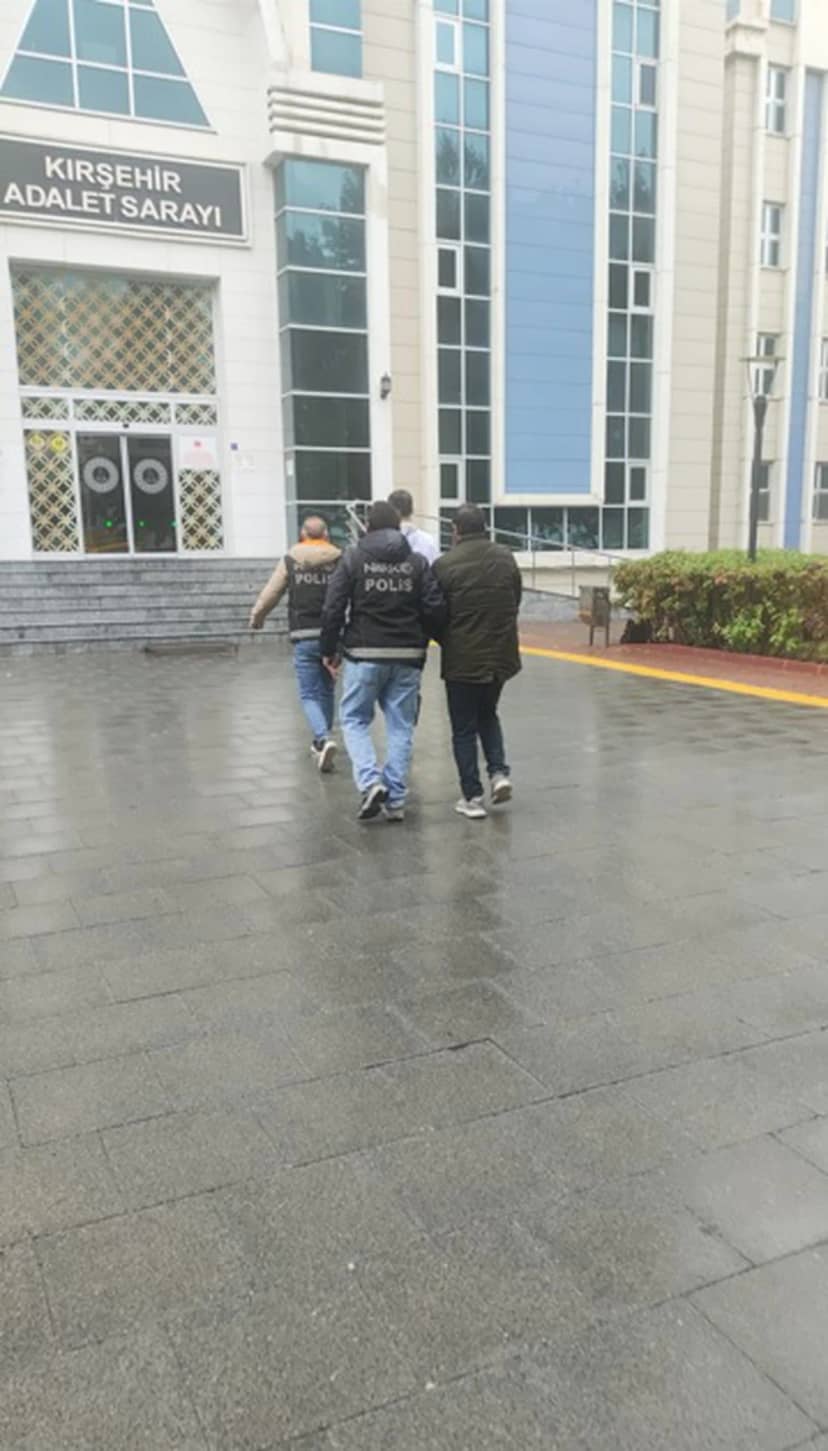 Kırşehir'de 731,42 gram metamfetamin taşıyan 2 şüpheli tutuklandı