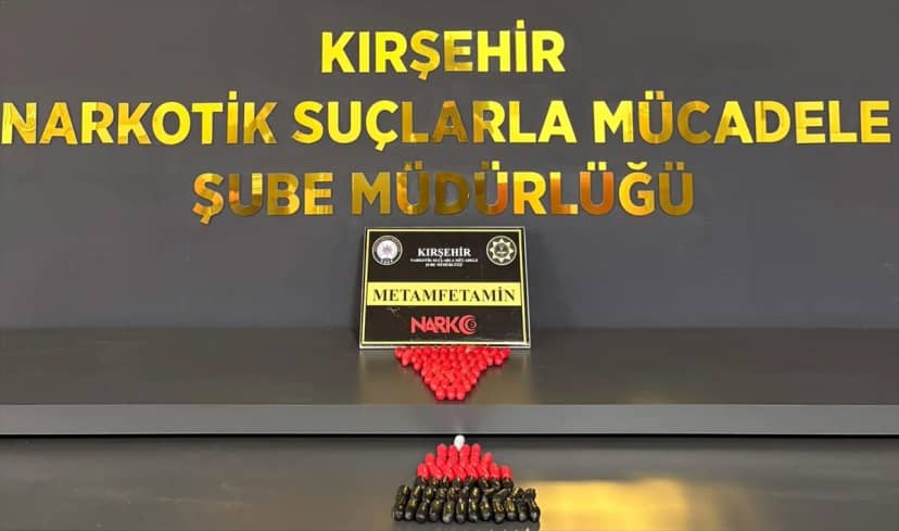Kırşehir'de 731 gram uyuşturucu yutan 2 yabancı uyruklu şüpheli tutuklandı