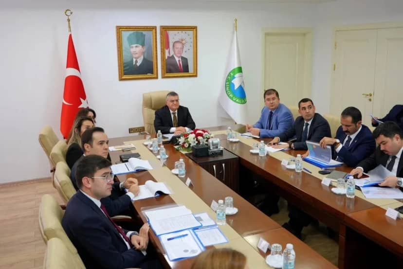 Sinop'ta sosyal yardım vakıflarının performansı Vali Özarslan başkanlığında görüşüldü