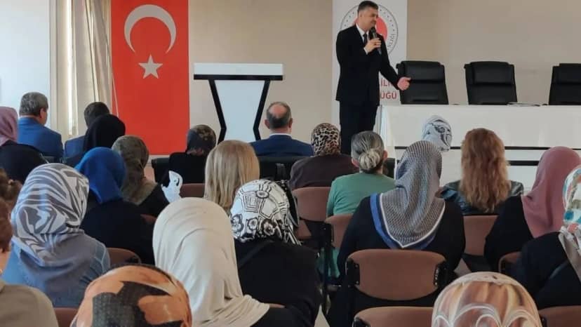 Sinoplu umre adaylarına İl Müftülüğünde eğitim semineri düzenlendi