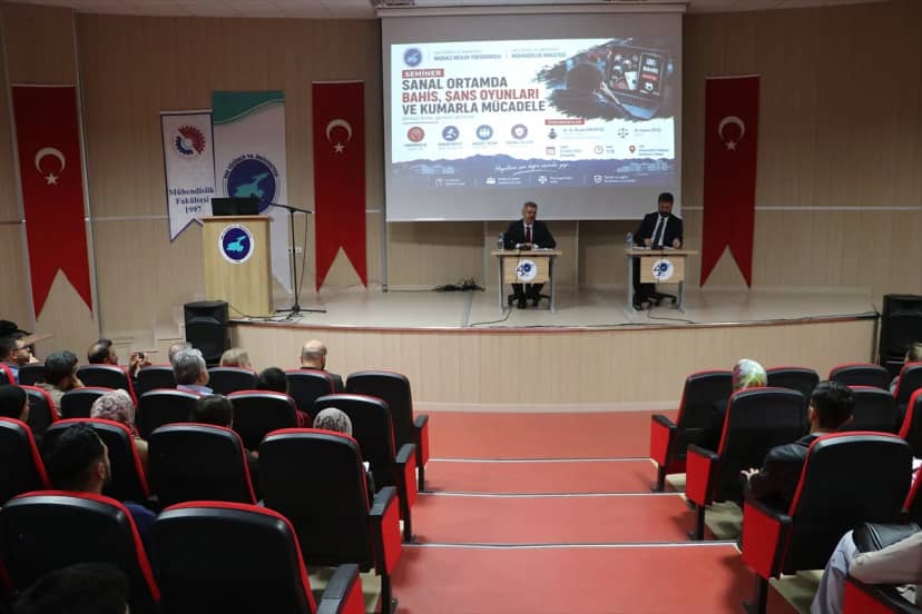 Van YYÜ'de düzenlenen seminerde yasa dışı bahis ve kumar riskleri gençlere anlatıldı