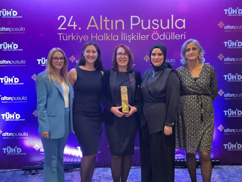 YÖK'ün Bilim Kafe projesi Altın Pusula'da Kamu Kuruluşları kategorisinde birinci oldu