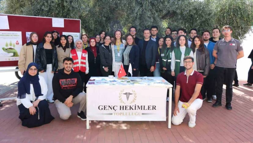 ADÜ Tıp Fakültesinde öğrencilere kan ve kök hücre bağışı anlatıldı