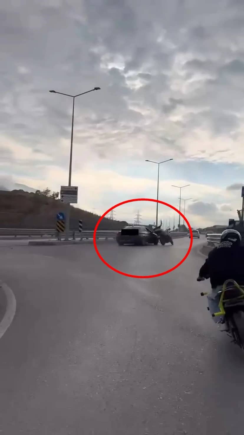 Bursa Yıldırım'da drift atan otomobil motosiklete çarptı, kaza kask kamerasına yansıdı
