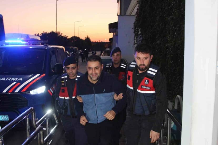 Çukurova Belediyesi soruşturmasında Başkan Emrah Kozay 'örgüt lideri' sayıldı! Teyzesi ve eski başkan da adliyede