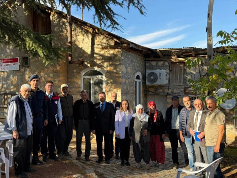 Elazığ'ın Ağın ilçesinde Kaymakam Tuğçe Yılmaz köy ziyaretlerinde talepleri dinledi