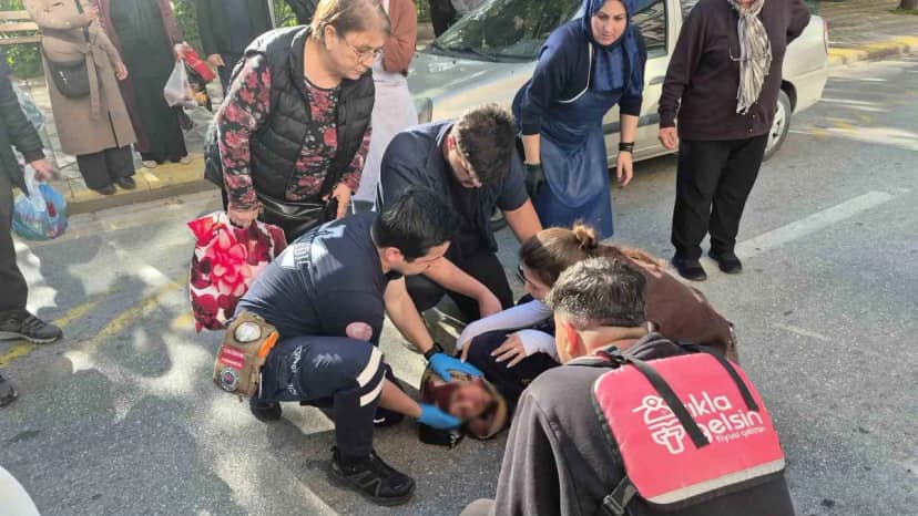 Eskişehir'de otomobilin çarptığı yaşlı kadın ESOGÜ Hastanesine kaldırıldı