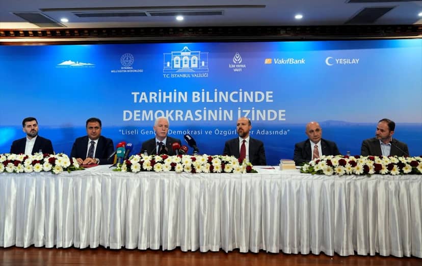 İstanbul'da 20 bin öğrenci için Demokrasi ve Özgürlükler Adası protokolü imzalandı