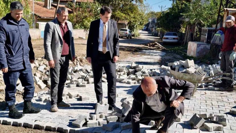 Kaymakam Atam, Hisarcık'ta köylerde süren yapım işlerini yerinde inceledi