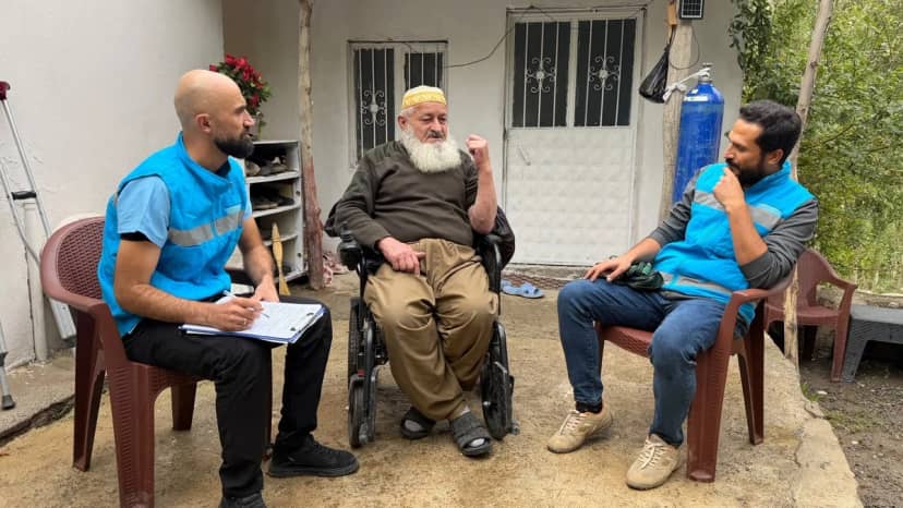 Kazakistanlı Dr. Seyfeddin, Hakkari Derecik'te 96 hastaya evde şifa veriyor