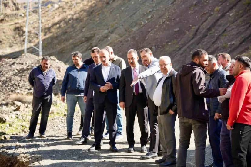 Üzümlü Kaymakamı Hökelekli, selden etkilenen köylerdeki çalışmaları yerinde inceledi