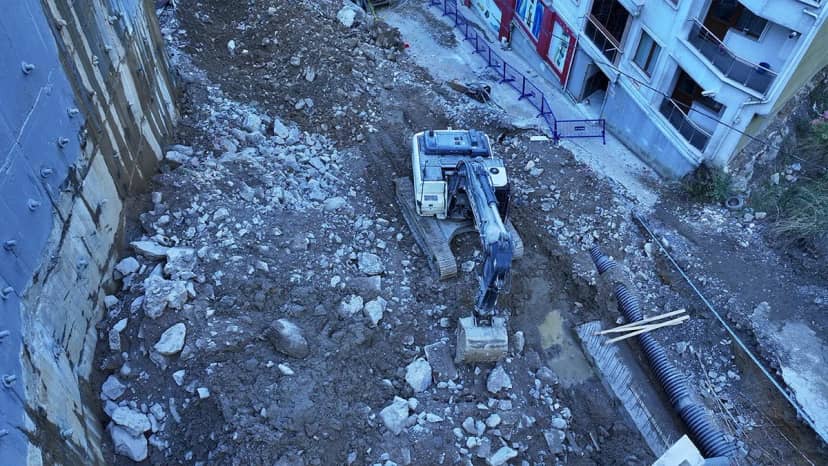 Zonguldak'ta 1 kişinin öldüğü faciada tehlike bitmedi! Sokaktaki binalar teker teker boşaltılıyor