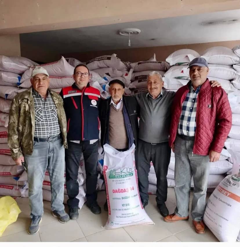 Afyonkarahisar Bayat'ta 25 üreticiye yüzde 50 hibeli buğday tohumu dağıtıldı