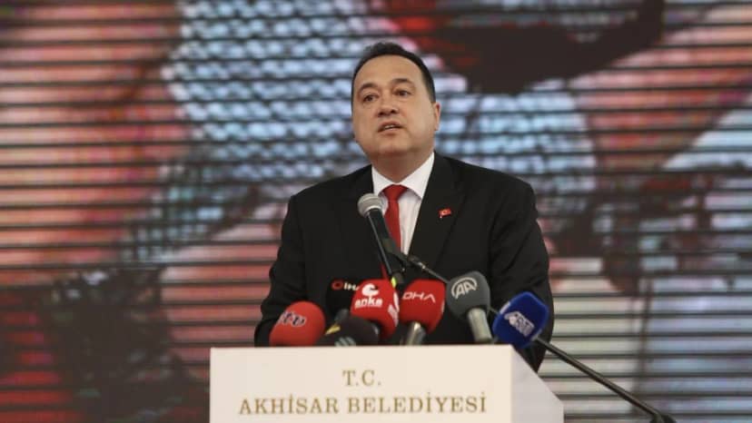 Besim Dutlulu'dan iddialara cevap! Manisa AK Parti'ye mi geçiyor?