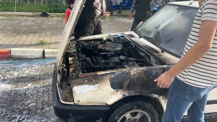 Karaman'da seyir halindeki otomobilin motor kısmı alev aldı, itfaiye söndürdü