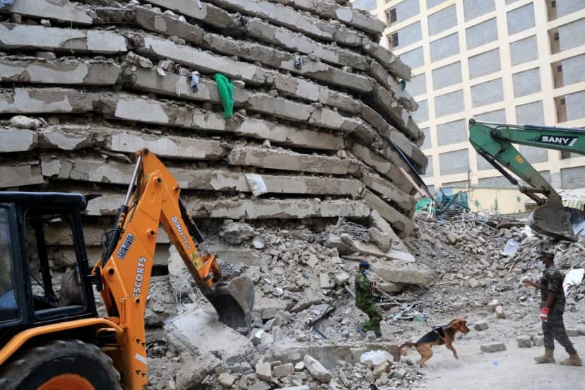 Kenyada 18 katlı bina yerle bir oldu! Facia anbean kamerada