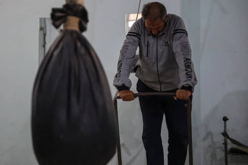 Savaşın yaralarını sporla sarıyor! Suriye'ye dönen boks şampiyonundan ilginç salon