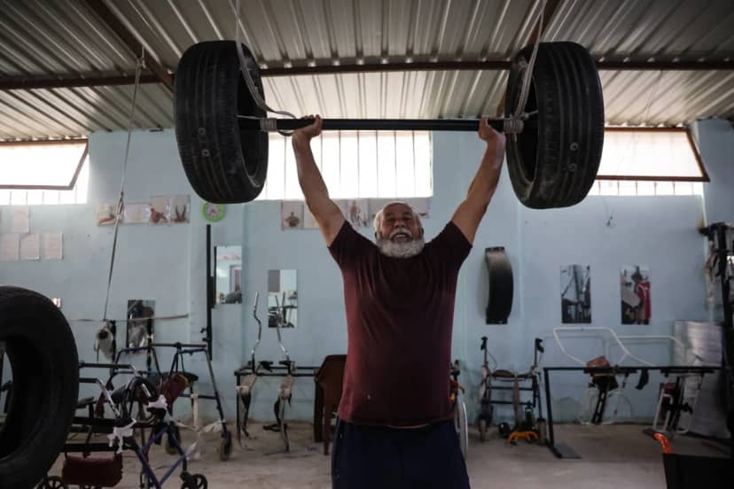 Savaşın yaralarını sporla sarıyor! Suriye'ye dönen boks şampiyonundan ilginç salon