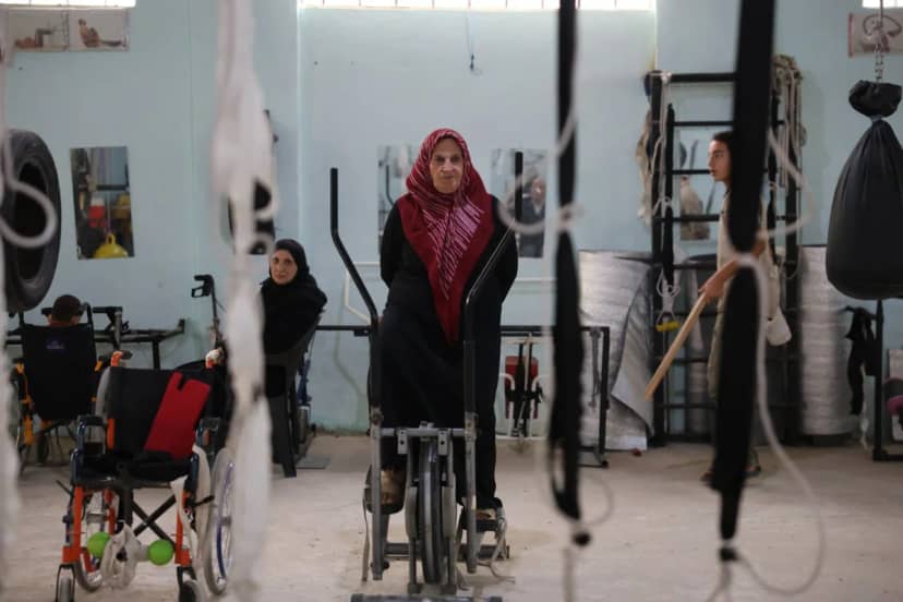 Savaşın yaralarını sporla sarıyor! Suriye'ye dönen boks şampiyonundan ilginç salon
