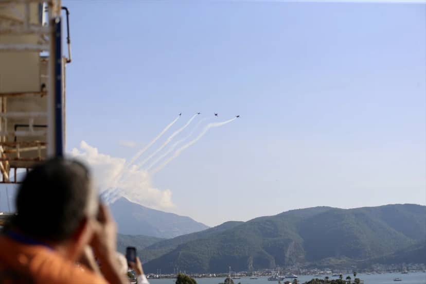 Türk Yıldızları Fethiye'de Ölüdeniz festivali öncesi prova uçuşu yaptı