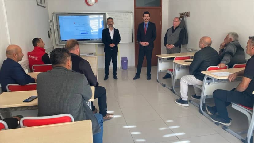 Ulaş Halk Eğitimi Merkezi, öğrenci servisi sürücülerine 5 günlük kurs açtı