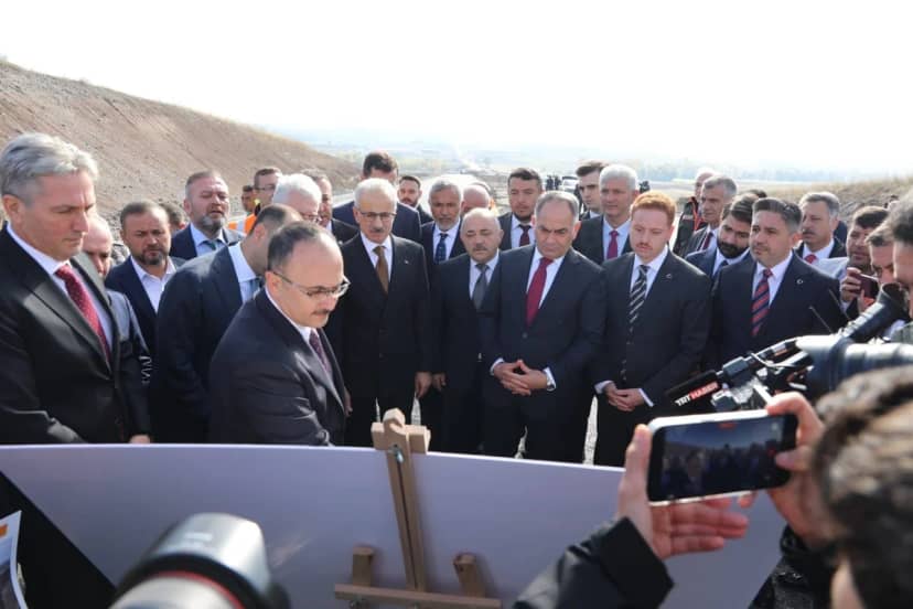 Ulaştırma ve Altyapı Bakanı Uraloğlu, Çankırı'da Orta-Şabanözü yolunu inceledi