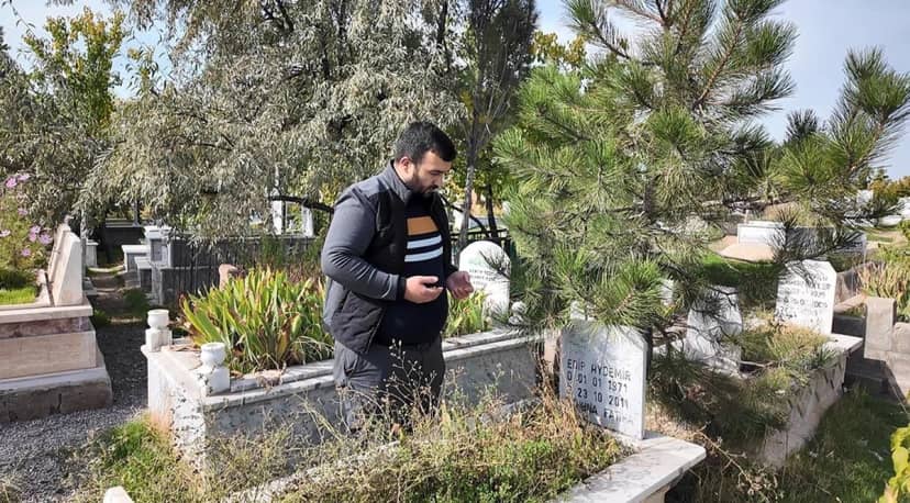 Van depremlerinde hayatını kaybeden 644 kişi 15. yılın ardından acıyla anılıyor