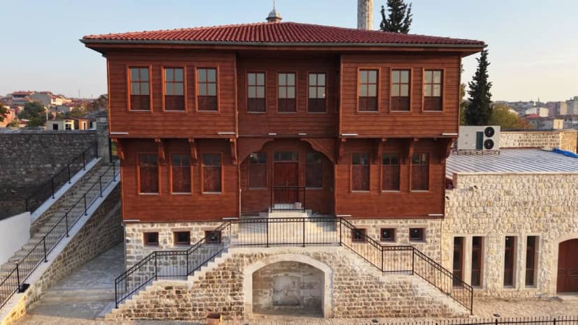 Yıktırılan tekke ayağa kalktı! Tarihi Muradiye Mevlevihânesi sonunda açıldı