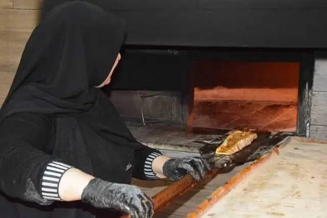 29 bin nüfuslu ilçede iki restoran işletiyor! "Kadın olarak tepki gördüm" 6