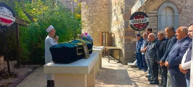 Aliağa eski Belediye Başkanı Ali Ayhan Bayrak son yolculuğuna uğurlandı 1