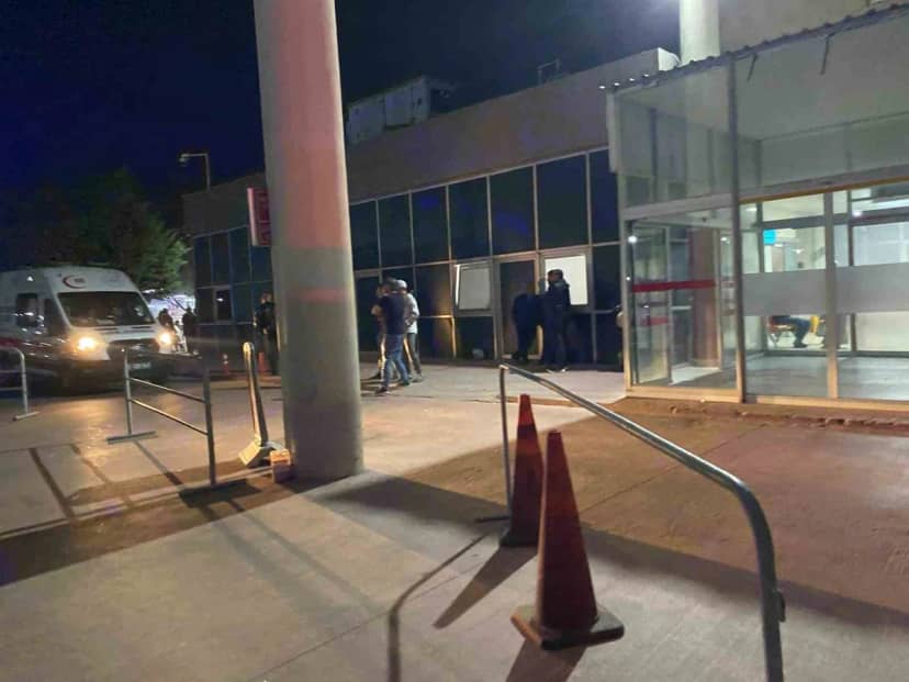 Ayvalık'ta tekne battı! 8 kişi denizden sağ çıkarıldı, 1 kişi için arama sürüyor