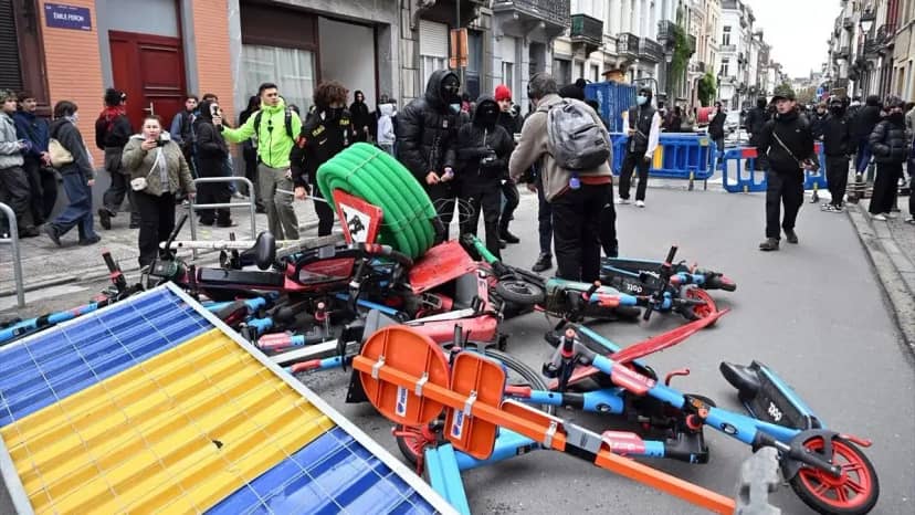 Belçika da hükümet karşıtı gösteri gerginliklerin ardından polis müdahalesiyle sona erdi 2