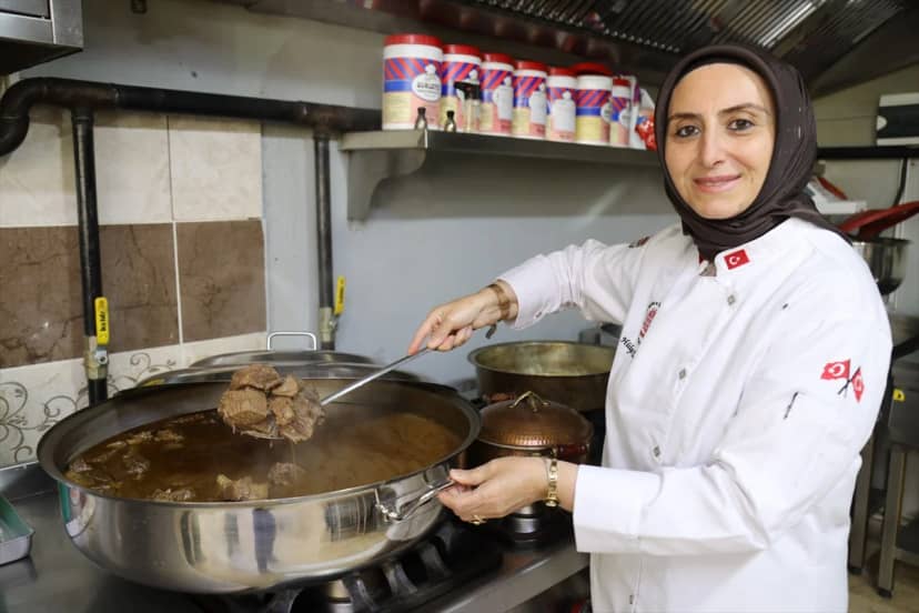 Çubuklu kadın girişimci, 40'ı aşkın kadınla yöresel lezzetleri üretiyor