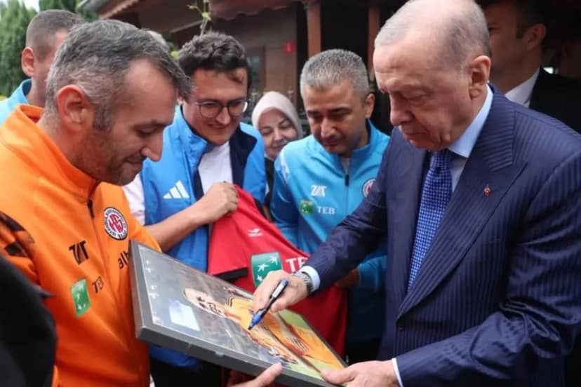 Cumhurbaşkanı Erdoğan, İstanbul Kastamonuspor yönetimini kabul etti 1