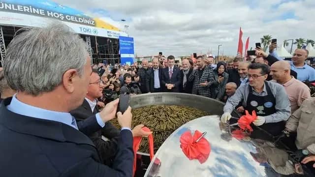Erbaa Belediye Başkanı Karagöl: "Bugün, İstanbul’da yaşayan Tokatlılarımızın sayısı kadar, yani 460 bin adet sarmamızı dağıttık" 1