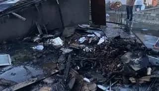 Evin çatısında çıkan yangın korkuttu