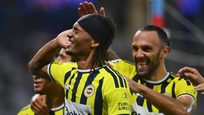 Galatasaray-Fenerbahçe derbisinde sürpriz plan! İsmail Kartal ın Osimhen hamlesi 1