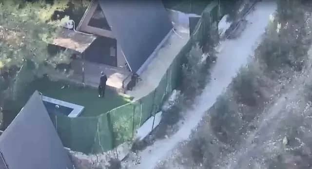 İzmir’de 9 yıldır aranan firari hükümlü özel harekât destekli operasyonla yakalandı 1