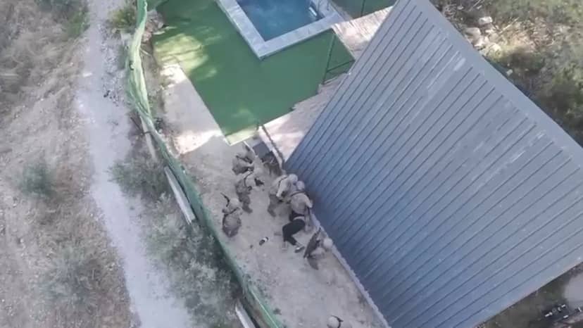 İzmir’de 9 yıldır aranan firari hükümlü özel harekât destekli operasyonla yakalandı