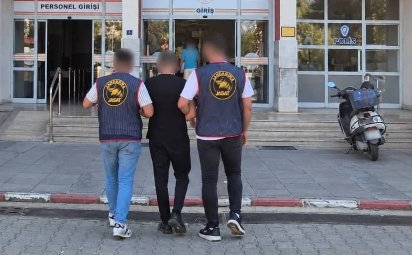 Jandarma Aydın'ın Bozdoğan ilçesinde 21 yıl 2 ay hapis cezası olan hükümlüyü yakaladı
