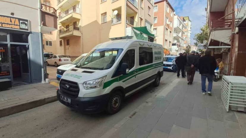 Kırıkkale'de dernekte hareketsiz bulunan 41 yaşındaki adamın ölümü şüpheli sayıldı