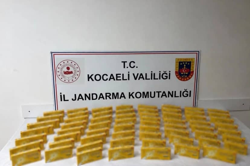 Kocaeli Dilovası ve Gebze'de jandarma aramalarında 920 bin liralık kaçak ürün bulundu