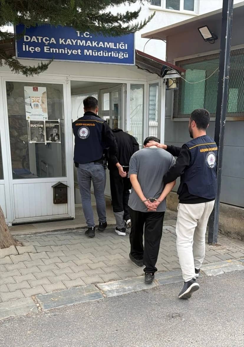Muğla Datça'da prefabrik eve düzenlenen operasyonda 2 firari hükümlü yakalandı