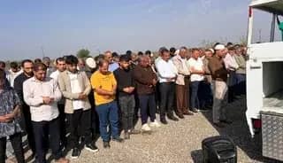 Otomobilin çarpmasıyla ölen anne ve kız çocuğu yan yana defnedildi