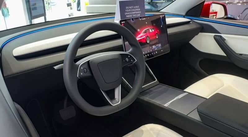 Otomobillerde dev ekranlara Çin freni: Yeni güvenlik kuralları hazırlanıyor