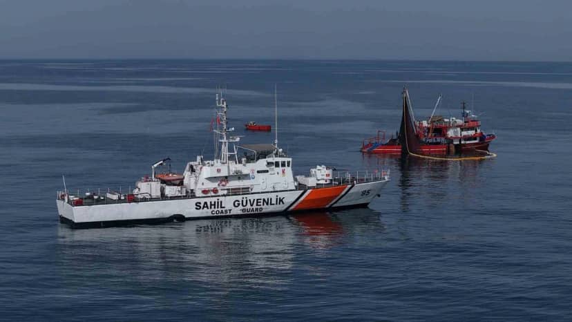 Sahil Güvenlik Doğu Karadeniz ekipleri palamut avında denetimi sıklaştırdı