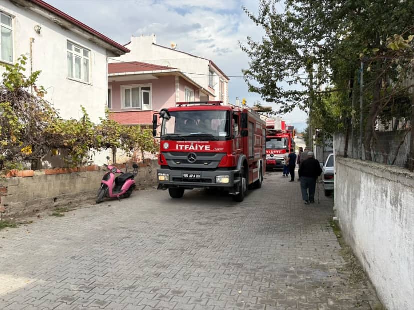 Samsun Vezirköprü'de yangında eşyalar kullanılamaz oldu, kedi yavrusu kurtarıldı